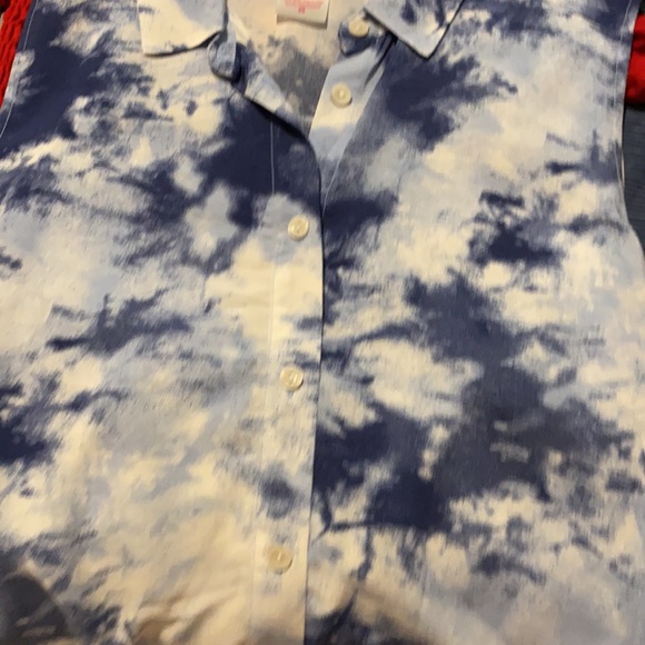 Three shirts - Picture 4 of 11